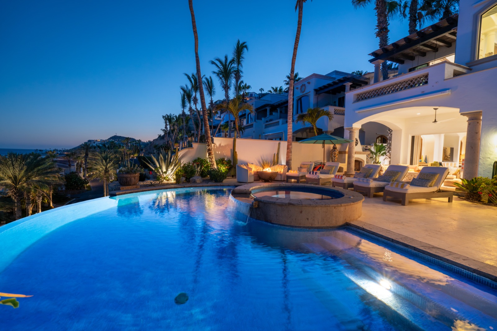 The infinity pool at Casa Rhoda Del Mar overlooking the Sea of Cortez